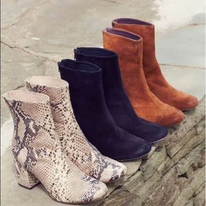 NWOT Free people velvet Cecile boot 36